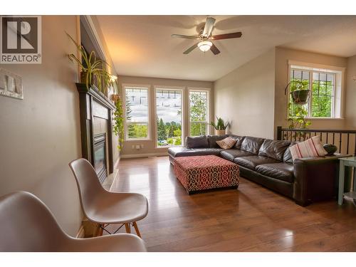 3065 Charella Place, Prince George, BC - Indoor Photo Showing Living Room