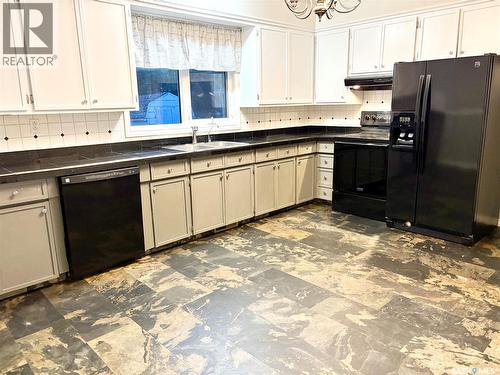 62 Canwood Crescent, Yorkton, SK - Indoor Photo Showing Kitchen