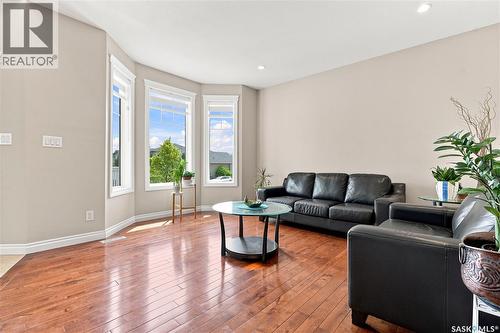 315 Waters Crescent, Saskatoon, SK - Indoor Photo Showing Living Room
