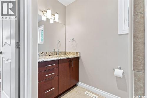 315 Waters Crescent, Saskatoon, SK - Indoor Photo Showing Bathroom