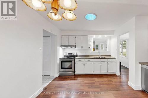 10 Devins Drive, Aurora, ON - Indoor Photo Showing Kitchen With Double Sink