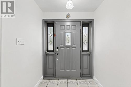 10 Devins Drive, Aurora, ON - Indoor Photo Showing Other Room