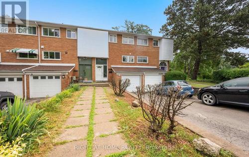 5491 Schueller Crescent, Burlington, ON - Outdoor