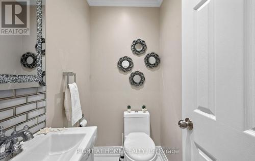 5491 Schueller Crescent, Burlington, ON - Indoor Photo Showing Bathroom