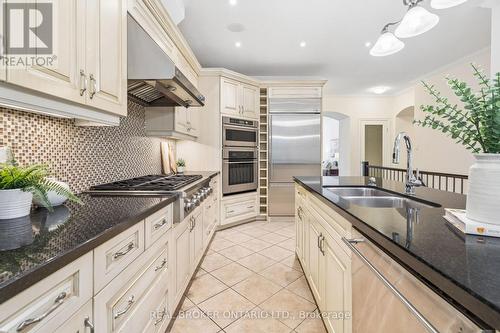8 - 19 Simmonds Drive, Guelph, ON - Indoor Photo Showing Kitchen With Double Sink With Upgraded Kitchen