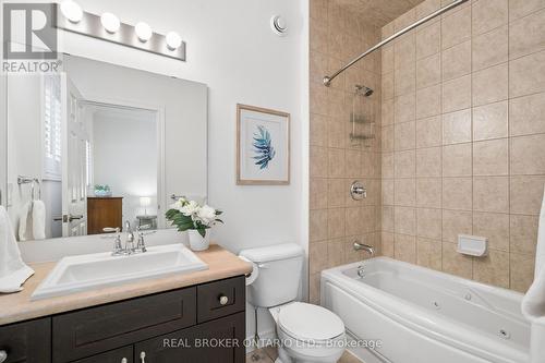 8 - 19 Simmonds Drive, Guelph, ON - Indoor Photo Showing Bathroom