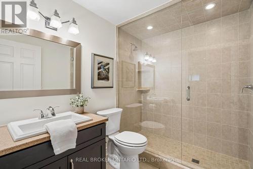8 - 19 Simmonds Drive, Guelph, ON - Indoor Photo Showing Bathroom