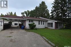 413 maple ROAD E Nipawin, SK S0E 1E0