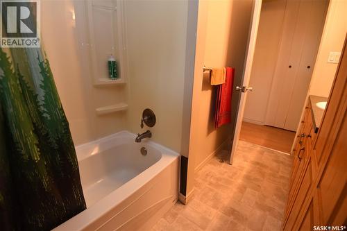 413 Maple Road E, Nipawin, SK - Indoor Photo Showing Bathroom
