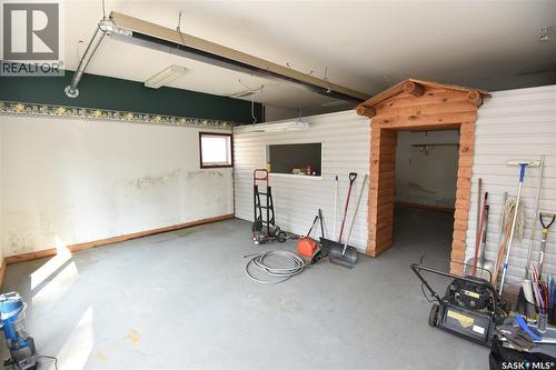 413 Maple Road E, Nipawin, SK -  Photo Showing Garage