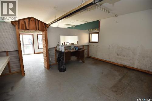 413 Maple Road E, Nipawin, SK - Indoor