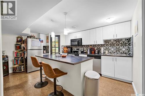 13 Carleton Drive, Saskatoon, SK - Indoor Photo Showing Kitchen