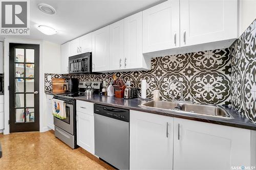 13 Carleton Drive, Saskatoon, SK - Indoor Photo Showing Kitchen With Double Sink
