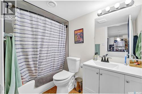 13 Carleton Drive, Saskatoon, SK - Indoor Photo Showing Bathroom