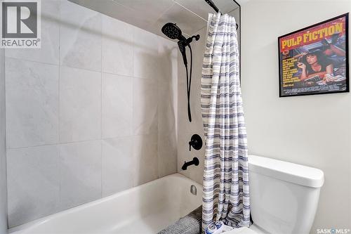 13 Carleton Drive, Saskatoon, SK - Indoor Photo Showing Bathroom