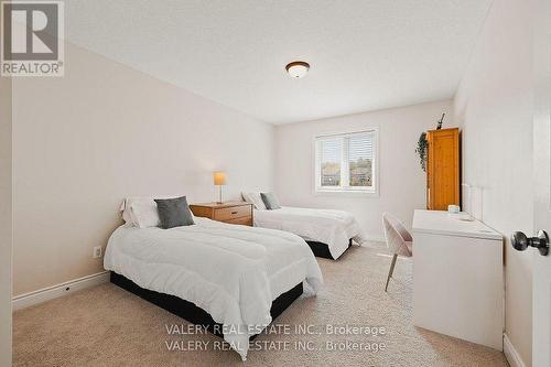 291 Zeller Drive, Kitchener, ON - Indoor Photo Showing Bedroom