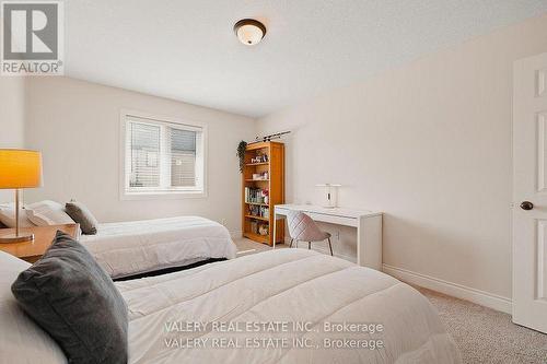 291 Zeller Drive, Kitchener, ON - Indoor Photo Showing Bedroom