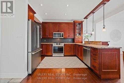291 Zeller Drive, Kitchener, ON - Indoor Photo Showing Kitchen With Stainless Steel Kitchen