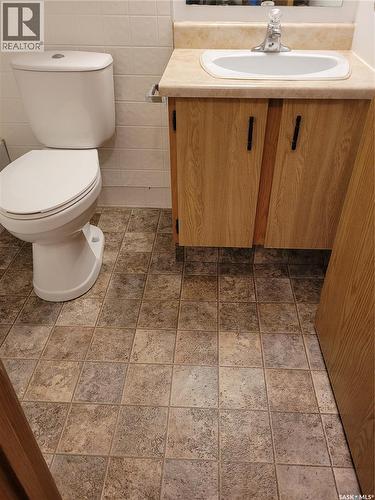205 306 Perkins Street, Estevan, SK - Indoor Photo Showing Bathroom