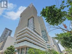509 - 185 ROEHAMPTON AVENUE Toronto, ON M4P 0C6