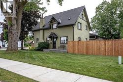 403 BROAD Street E Dunnville, ON N1A 1G6
