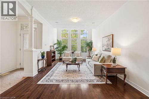 19 Simmonds Drive Unit# 8, Guelph, ON - Indoor Photo Showing Living Room