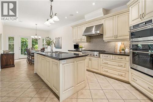 19 Simmonds Drive Unit# 8, Guelph, ON - Indoor Photo Showing Kitchen With Upgraded Kitchen