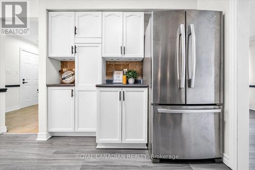 72 Short Crescent, Clarington, ON - Indoor Photo Showing Kitchen