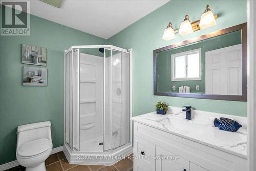 72 Short Crescent, Clarington, ON - Indoor Photo Showing Bathroom