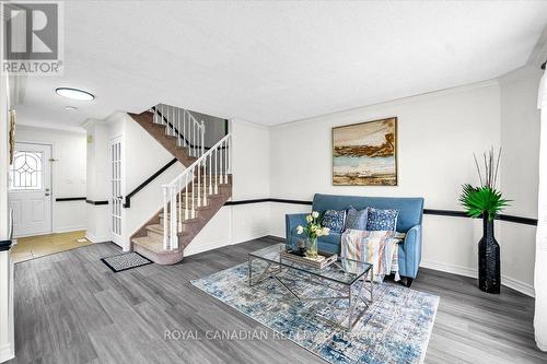 72 Short Crescent, Clarington, ON - Indoor Photo Showing Living Room