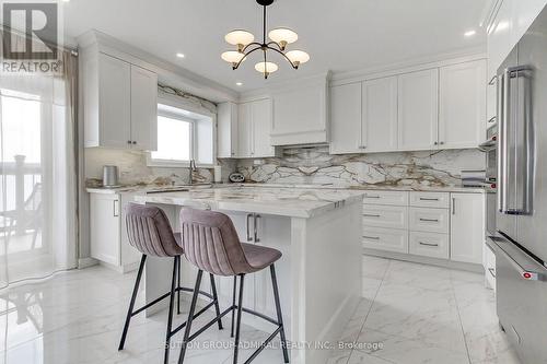 7205 19Th Side Road, King, ON - Indoor Photo Showing Kitchen With Upgraded Kitchen