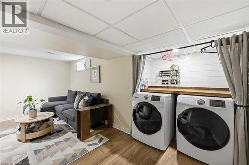 10 Davidson Boulevard Unit# 24, Dundas, ON - Indoor Photo Showing Laundry Room