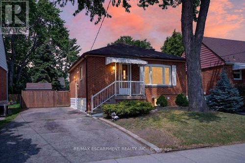 220 EAST 13TH STREET  Hamilton, ON L9A 3Z7