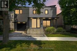 41 BONNYVIEW DRIVE Toronto, ON M8Y 3G7
