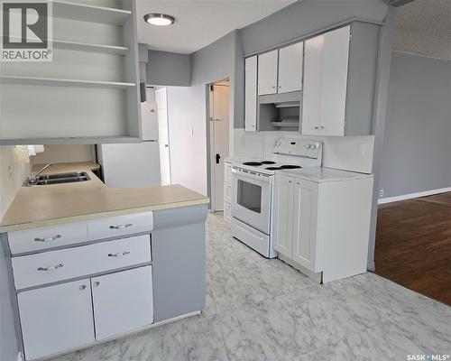 116 2Nd Avenue, Meacham, SK - Indoor Photo Showing Kitchen