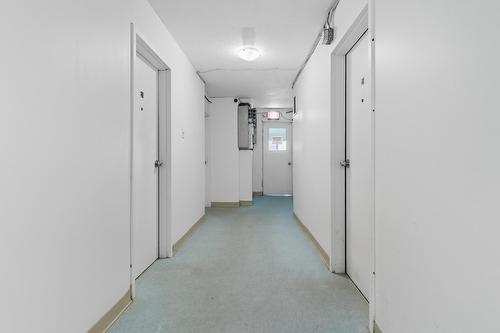 10665 96 St Nw, Edmonton, AB - Indoor Photo Showing Other Room