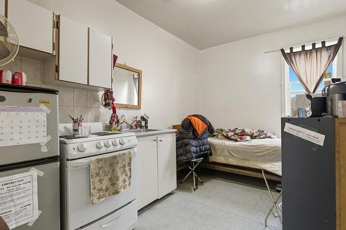 10665 96 St Nw, Edmonton, AB - Indoor Photo Showing Bedroom