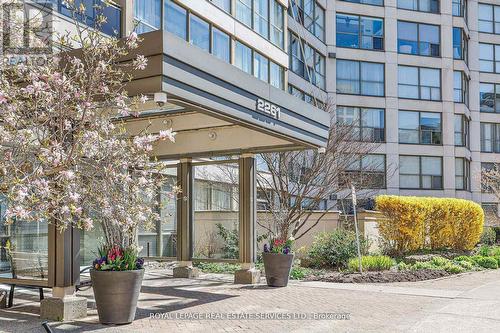 1010 - 2261 Lake Shore Boulevard W, Toronto, ON - Outdoor With Facade