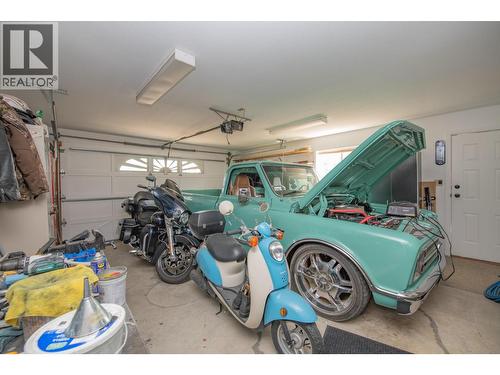 3645 Patten Drive, Armstrong, BC - Indoor Photo Showing Garage