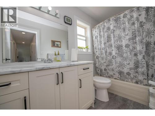 3645 Patten Drive, Armstrong, BC - Indoor Photo Showing Bathroom