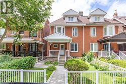 110 GRACE STREET Toronto, ON M6J 2S2