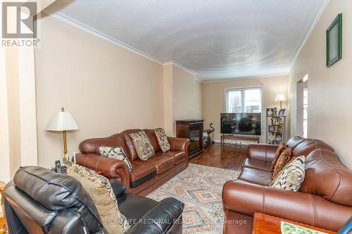110 Grace Street, Toronto, ON - Indoor Photo Showing Living Room