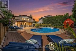 433 SEABOURNE DRIVE Oakville, ON L6L 4E9