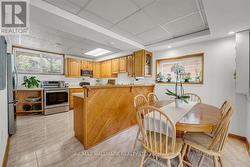Large open kitchen with lots of storage space - 