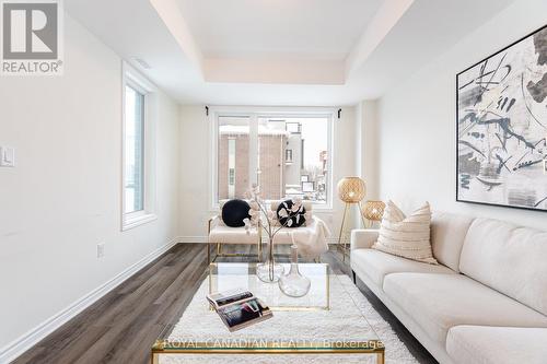 401 - 1034 Reflection Place, Pickering, ON - Indoor Photo Showing Living Room