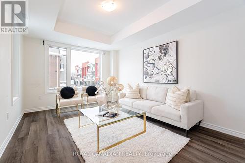 401 - 1034 Reflection Place, Pickering, ON - Indoor Photo Showing Living Room