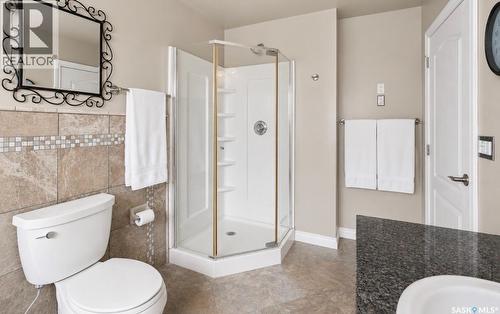 1201 Spadina Crescent W, Saskatoon, SK - Indoor Photo Showing Bathroom