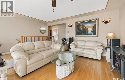 1201 Spadina Crescent W, Saskatoon, SK - Indoor Photo Showing Living Room