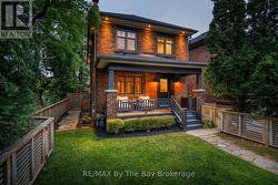 44 RAMBERT CRESCENT Toronto (High Park-Swansea), ON M6S 1E6