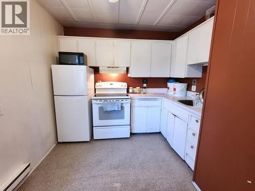 1944 Poplar Avenue, Quesnel, BC - Indoor Photo Showing Kitchen